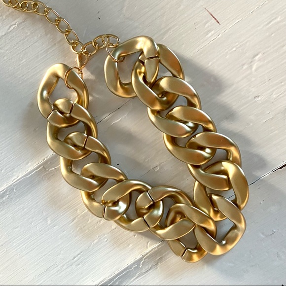 Brushed Gold Chain Link Thick Necklace Acrylic - Picture 4 of 4